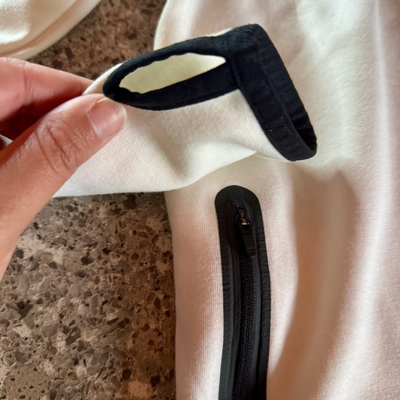 Nike Sportswear Tech Fleece Women's Full Zip Cape Hoodie - Size S - White - Picture 3 of 16